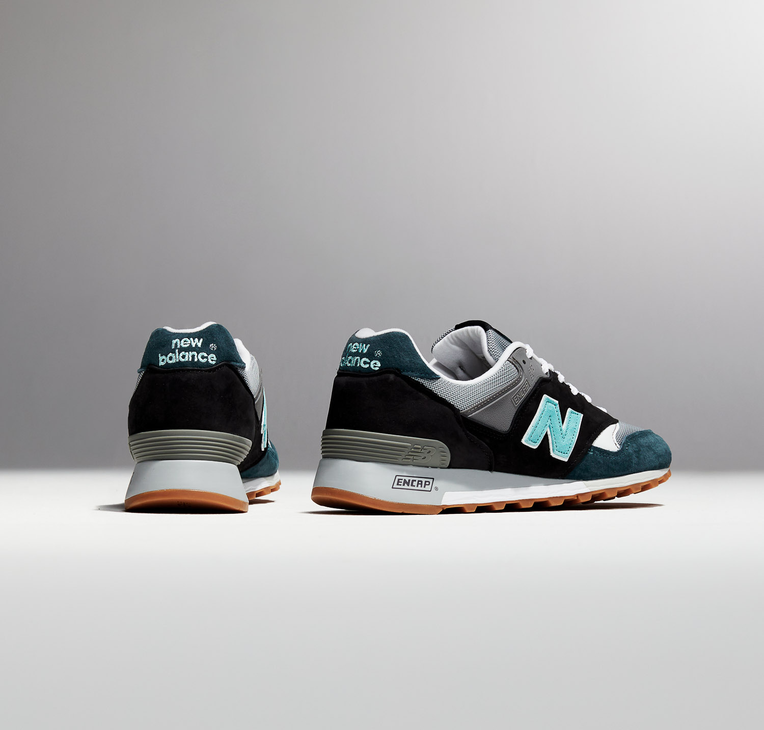 Schwarzer New Balance M577 LIB \