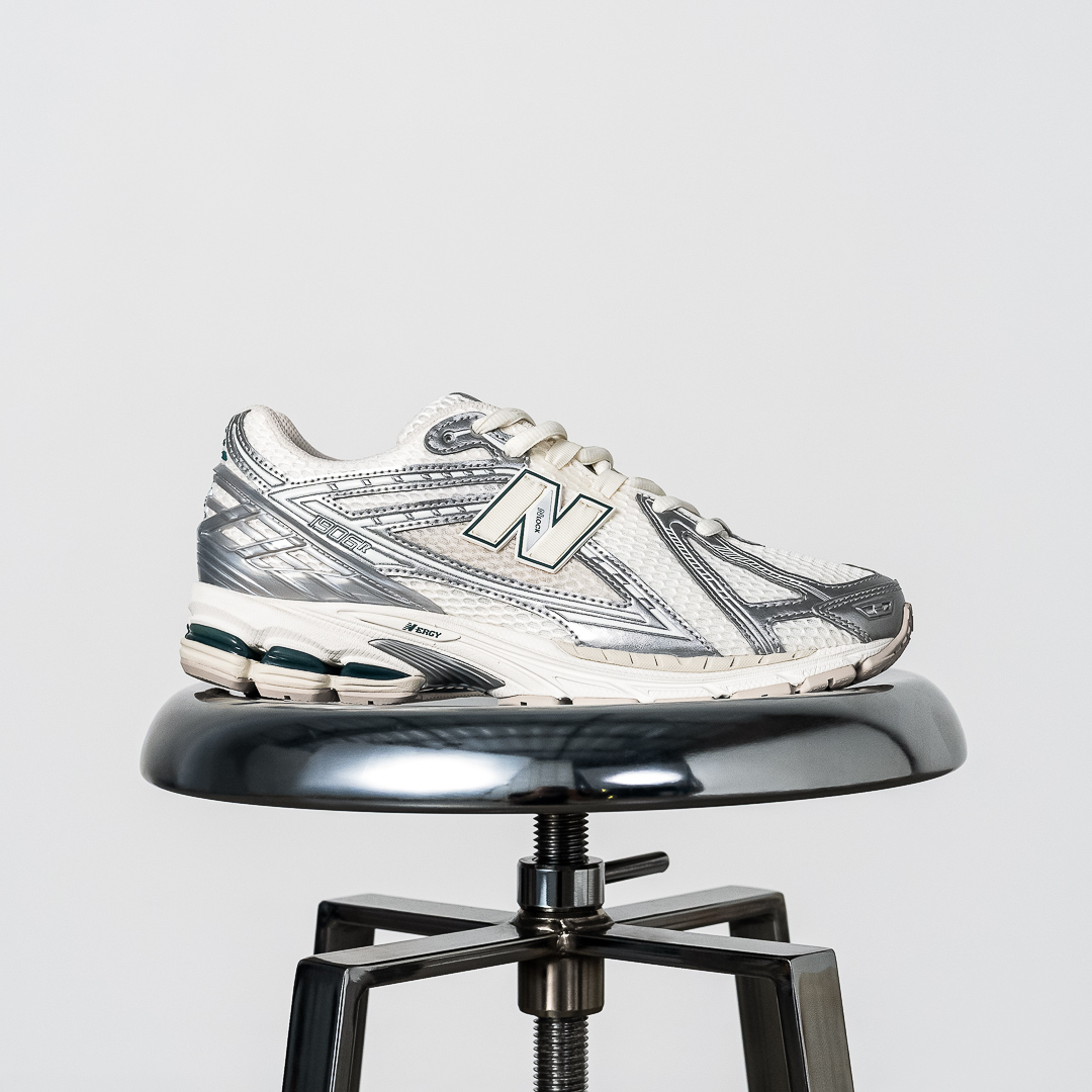 1906 - Refined Future - Silver Metallic Sea Salt | Solekitchen