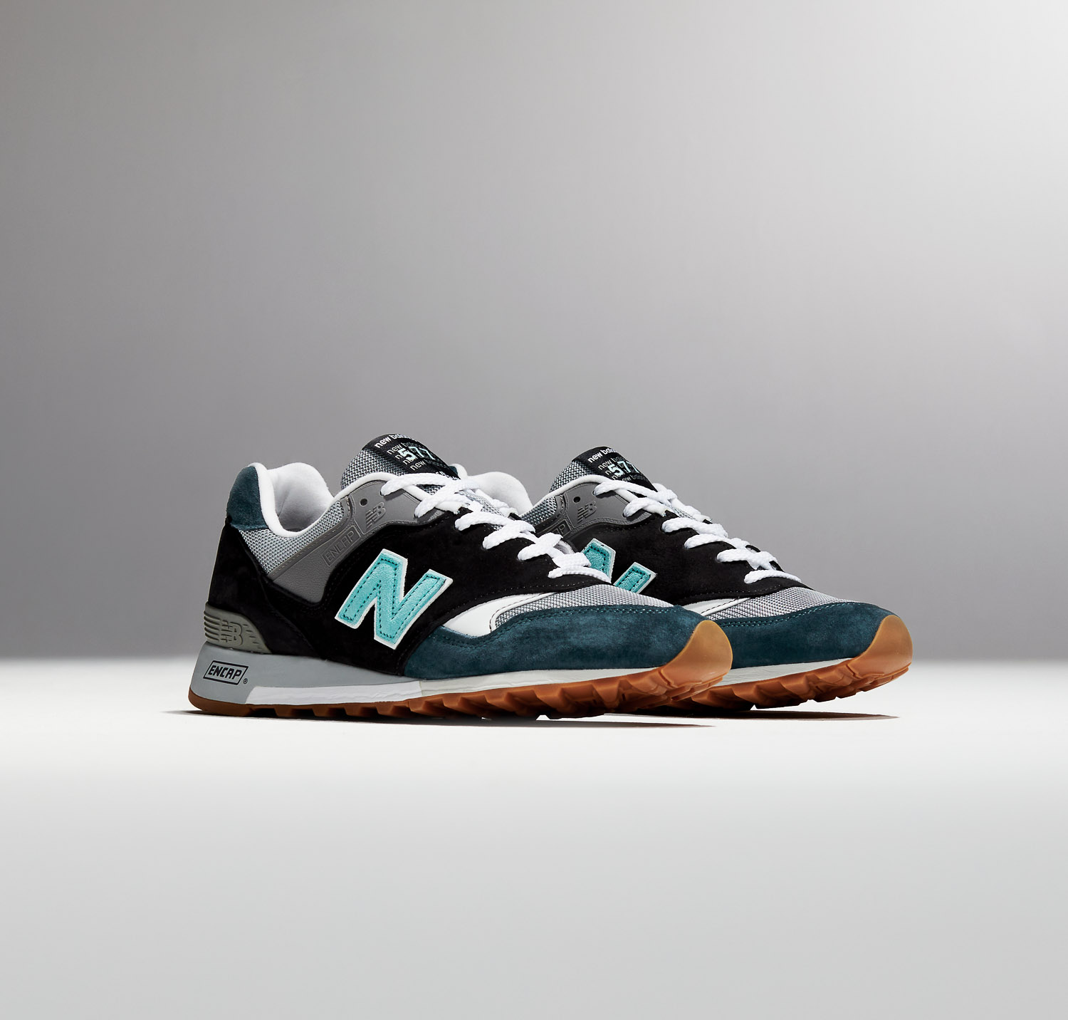 Schwarzer New Balance M577 LIB \