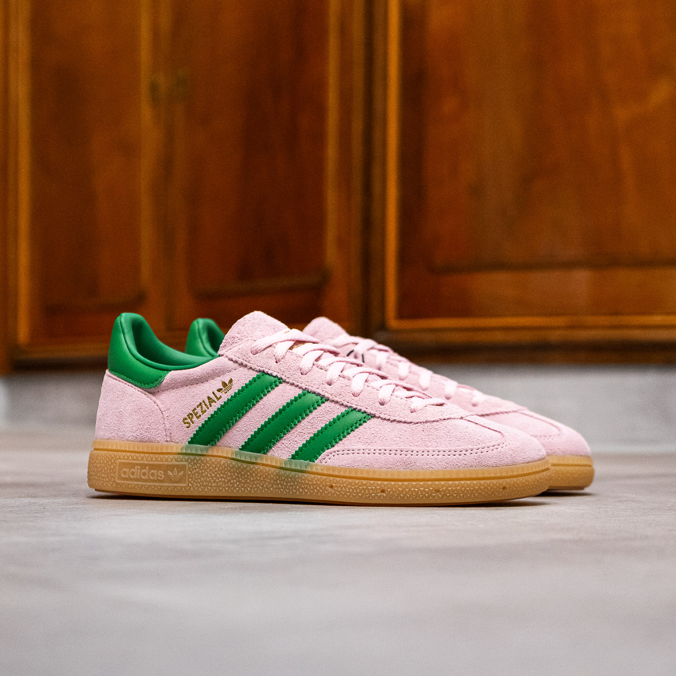 customFields.col_2_categorie_menu_headline