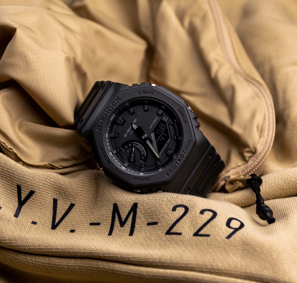 G-Shock GA-2100-1A1ER - Black mood