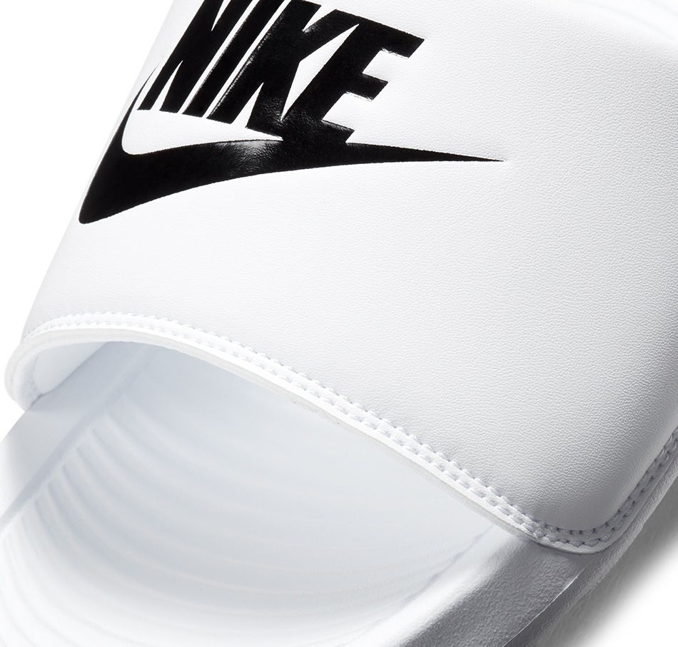Nike Victori One - White