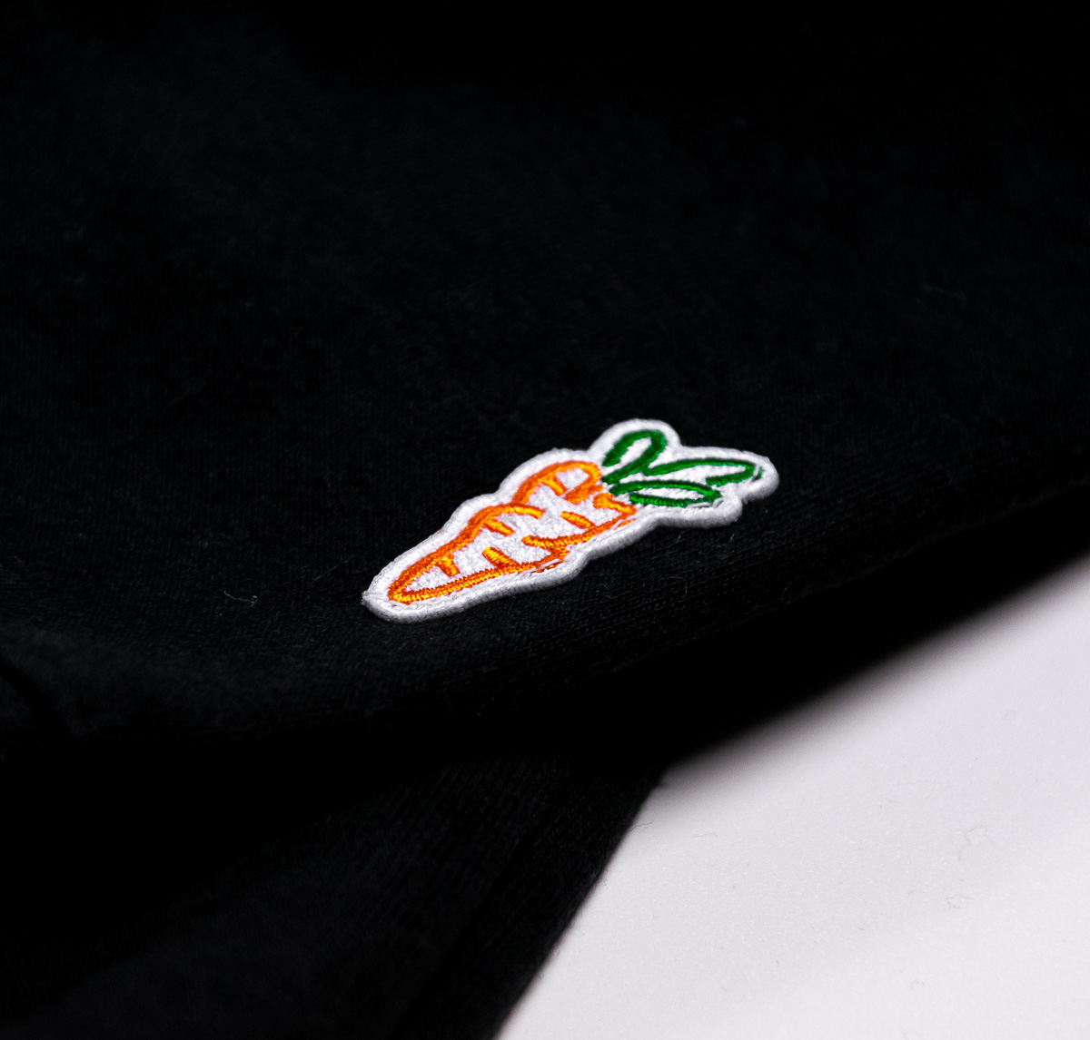 Carrots Wordmark Hood - Black - Detail