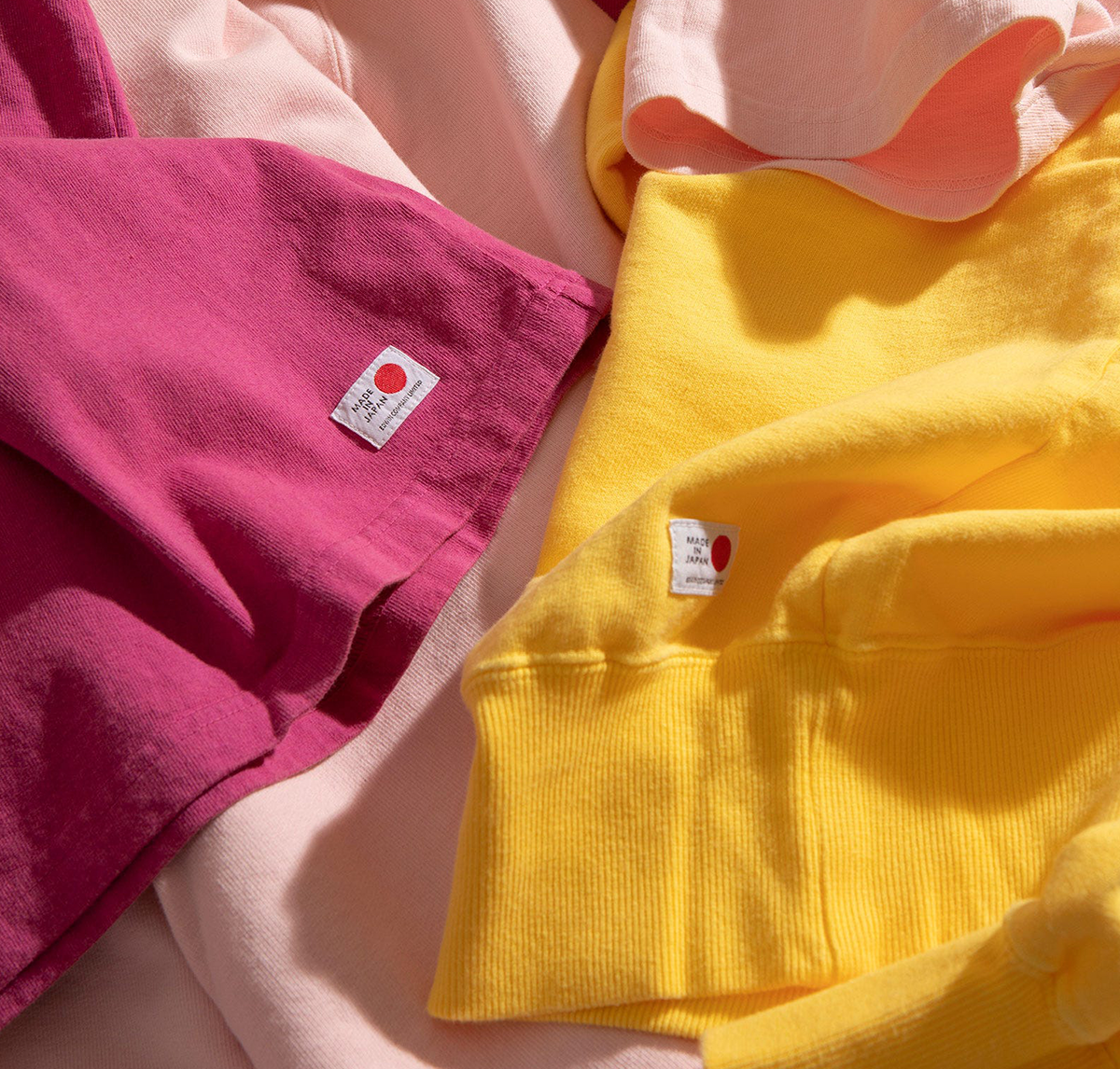 EDWIN Raglan Sleeve Hoodie - Made In Japan - Kiku Yellow mood