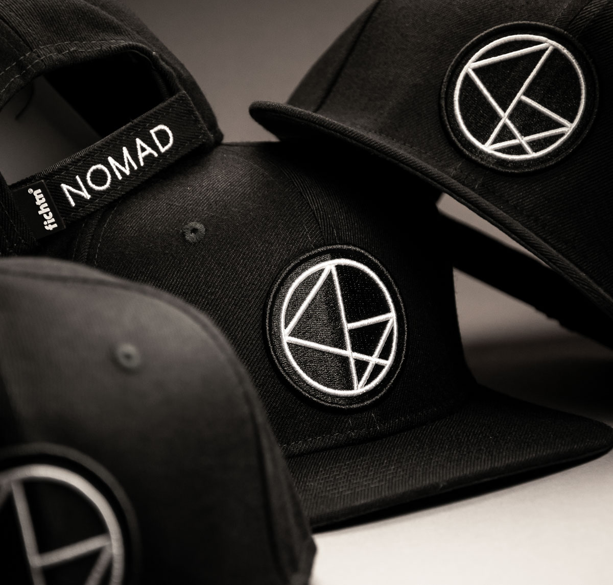 NOMAD Logo Cap - Black mood