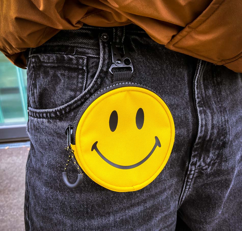 Chinatown Market Smiley Clip Bag - Yellow Black